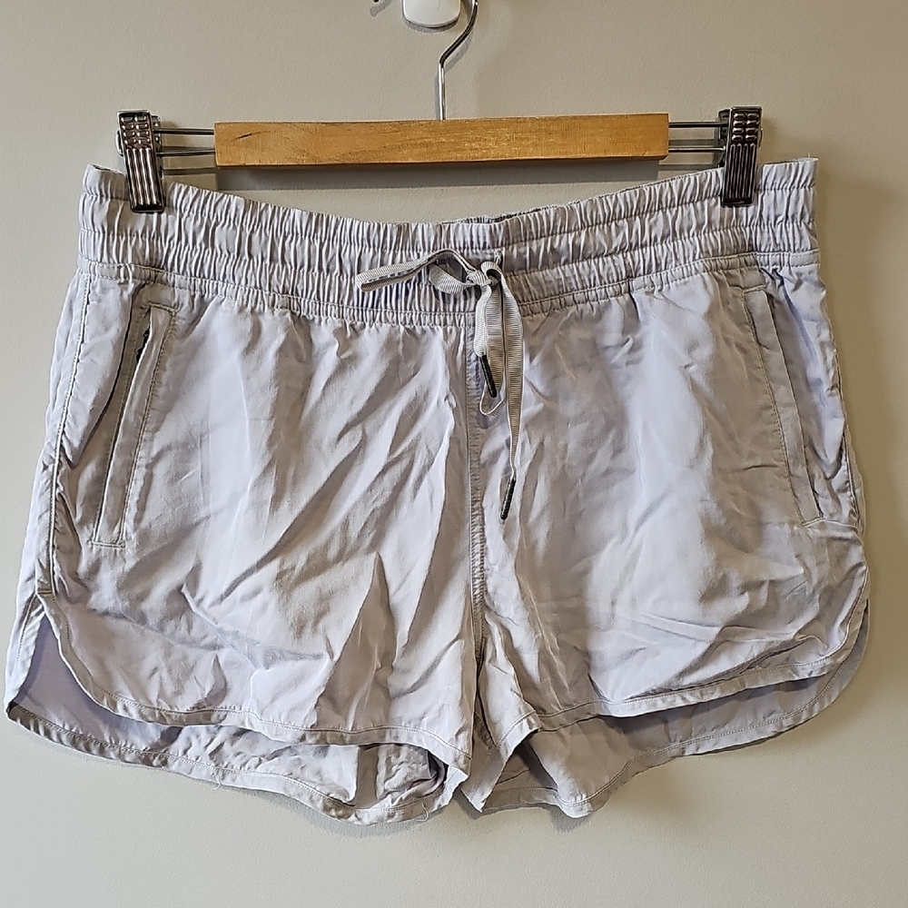 Lululemon Athletica Size 10 Gray Athletic Shorts